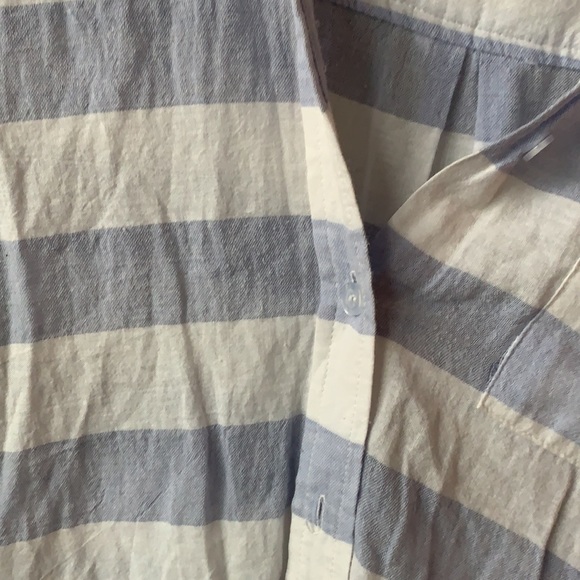 Button down - Picture 2 of 4